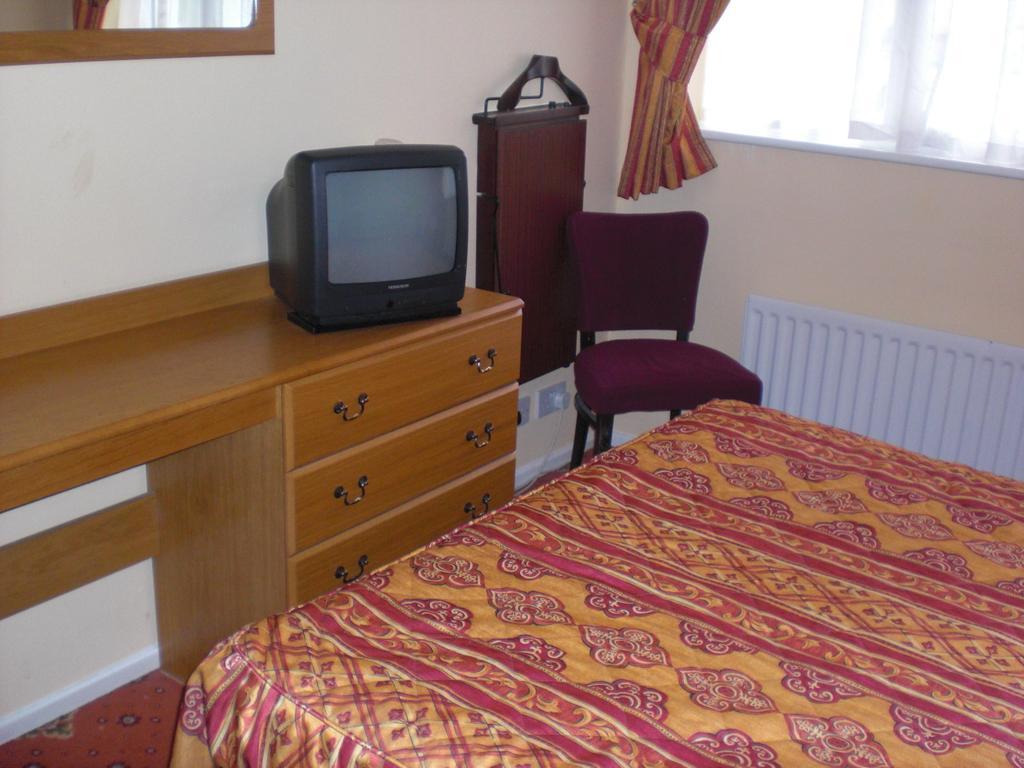 Lakeside Continental Hotel Camberley Dış mekan fotoğraf