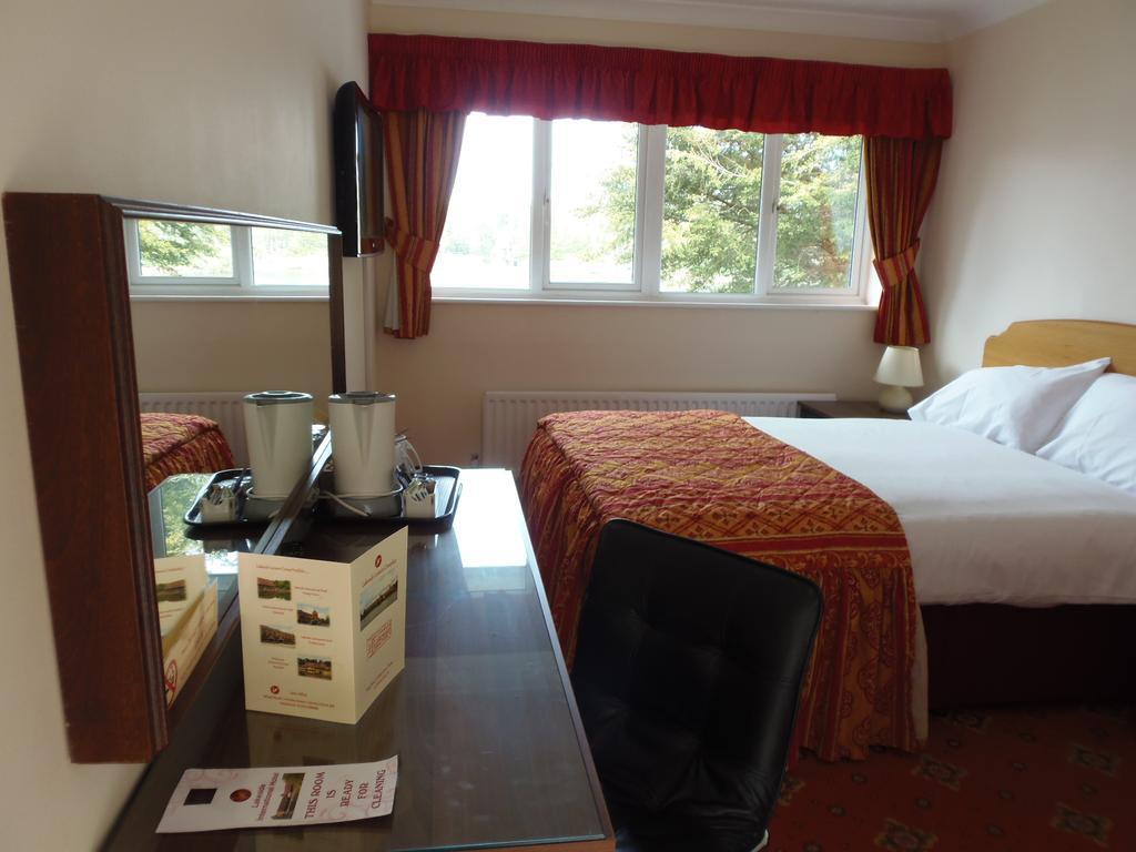 Lakeside Continental Hotel Camberley Dış mekan fotoğraf