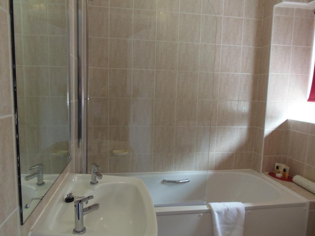 Lakeside Continental Hotel Camberley Dış mekan fotoğraf