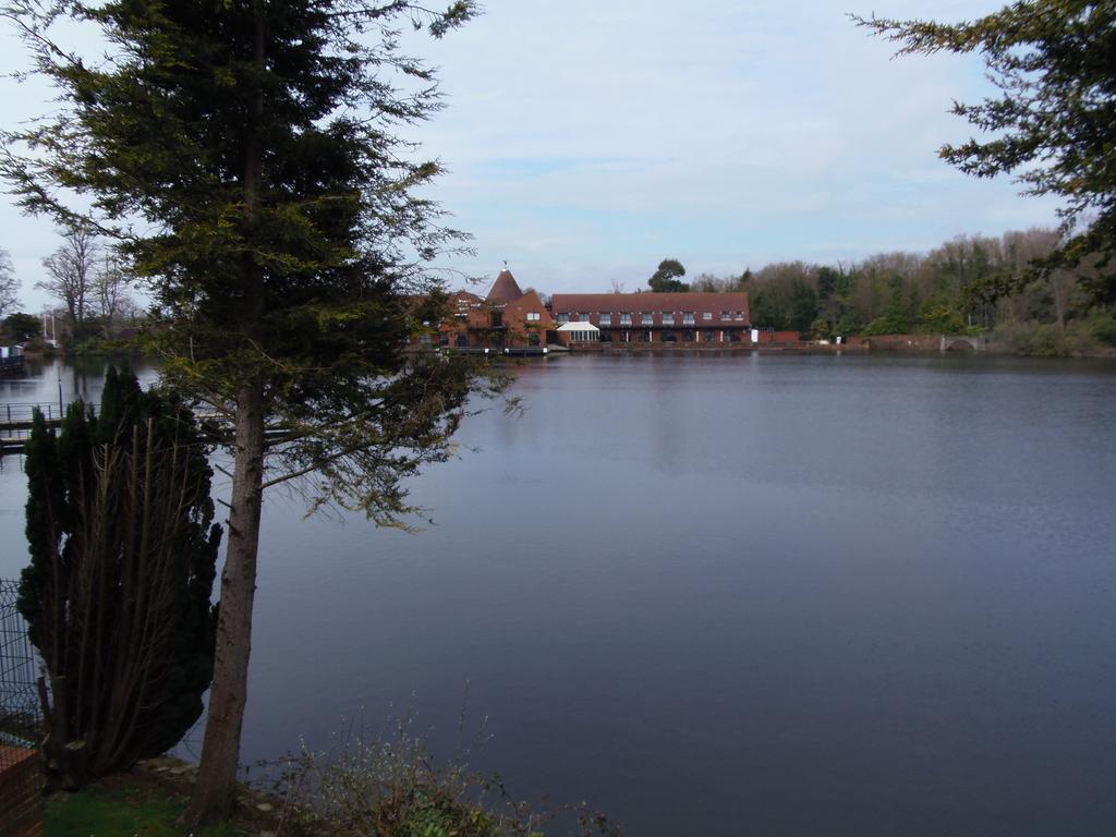 Lakeside Continental Hotel Camberley Dış mekan fotoğraf