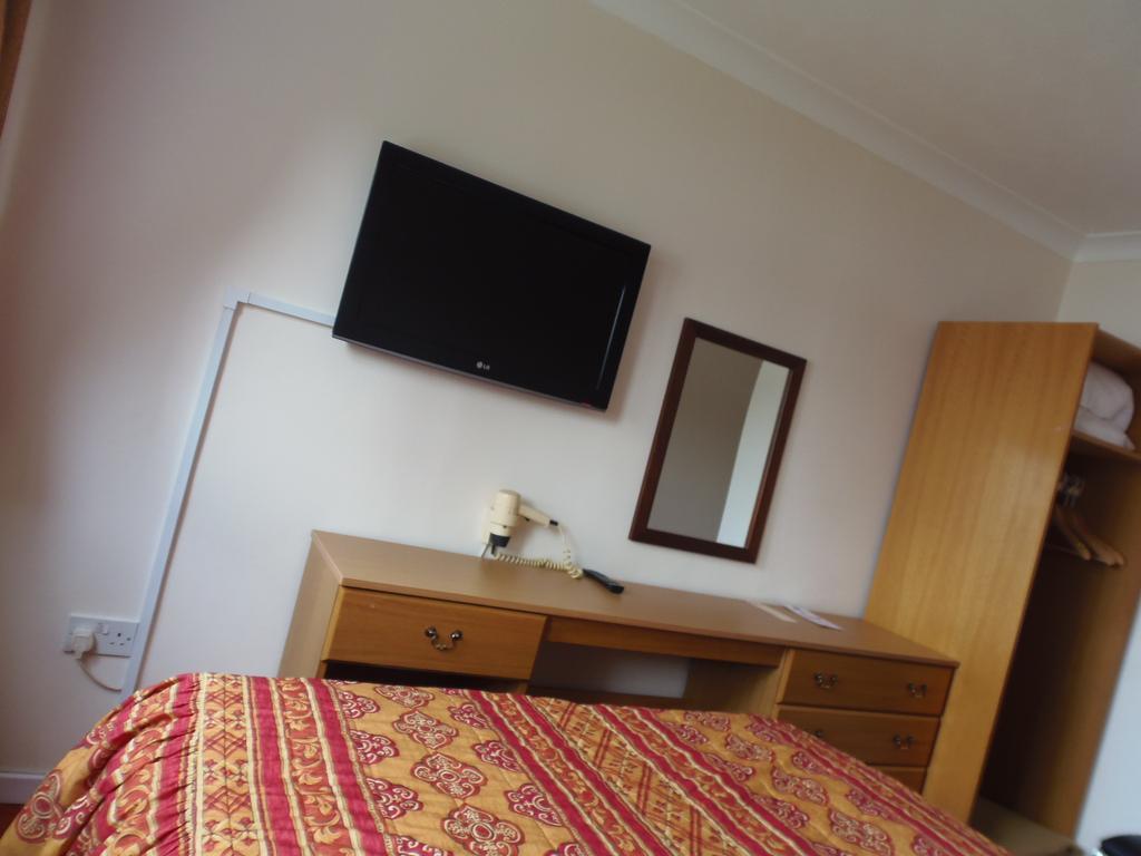 Lakeside Continental Hotel Camberley Dış mekan fotoğraf