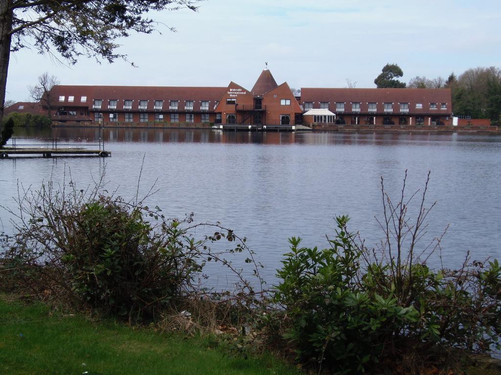 Lakeside Continental Hotel Camberley Dış mekan fotoğraf