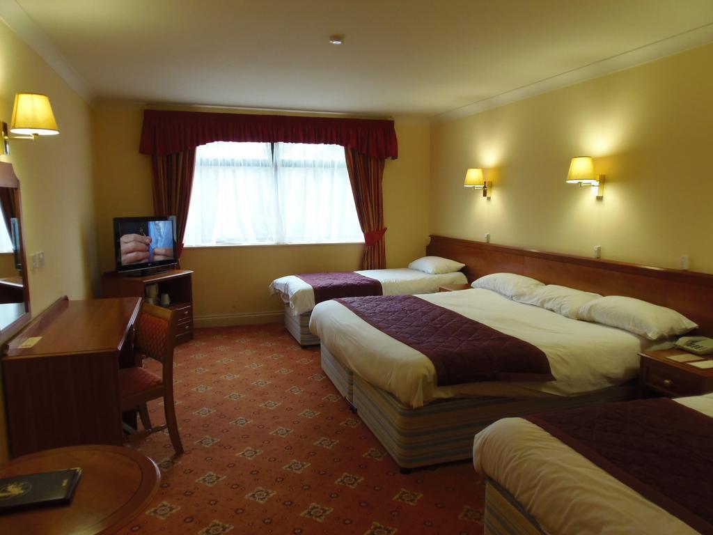 Lakeside Continental Hotel Camberley Dış mekan fotoğraf